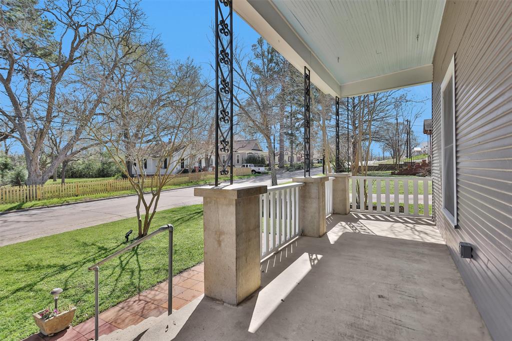 602 Clinton Street, Brenham, Texas image 5