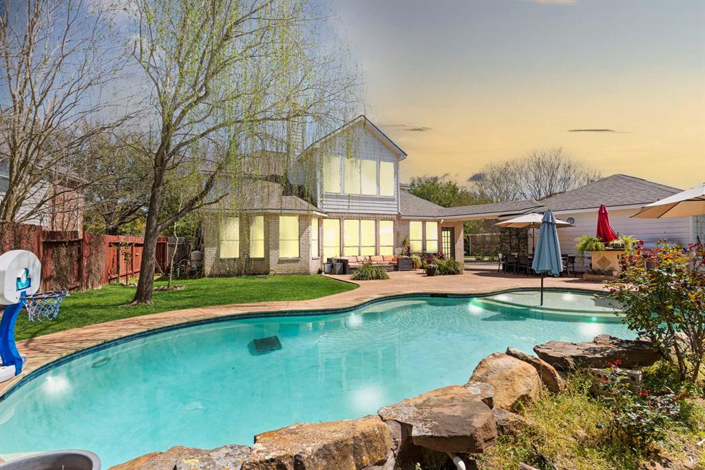 1906 Blue Water Bay Drive