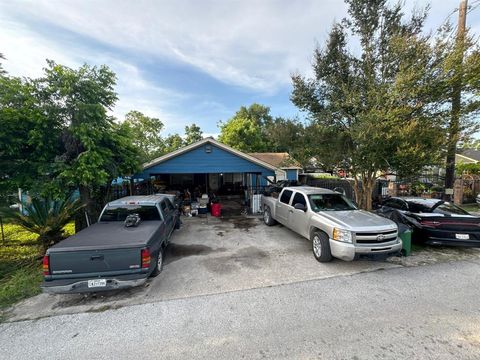 7107 Tuck Street Houston TX 77020