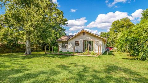 A home in Clute