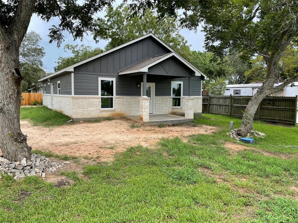 301 S Victoria Street, Louise, Texas image 4