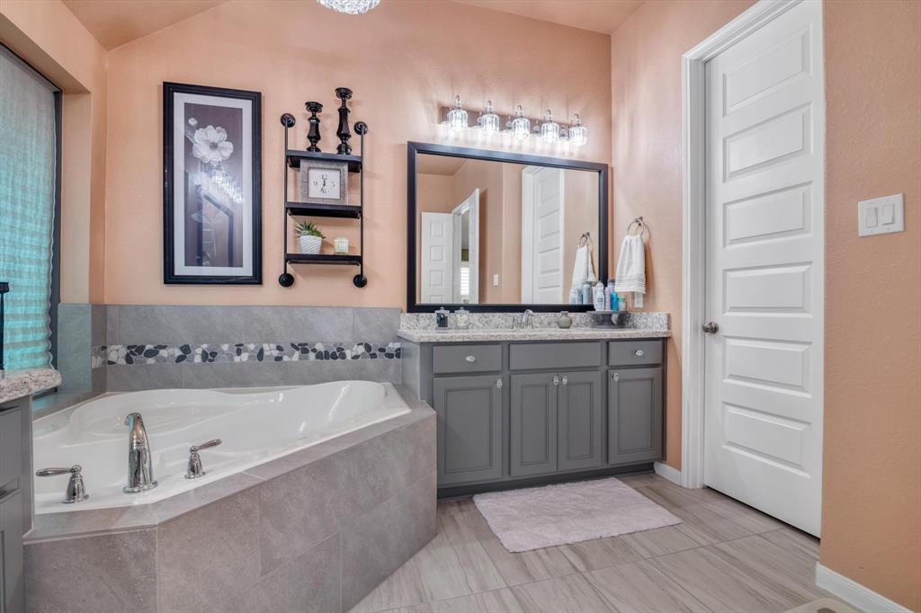 15310 Spring Lake Avenue, Mont Belvieu, Texas image 26