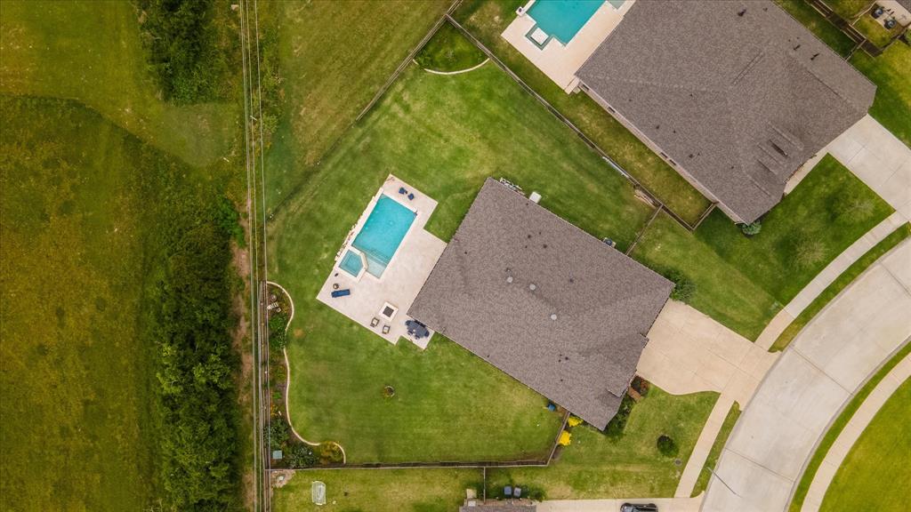 15310 Spring Lake Avenue, Mont Belvieu, Texas image 1
