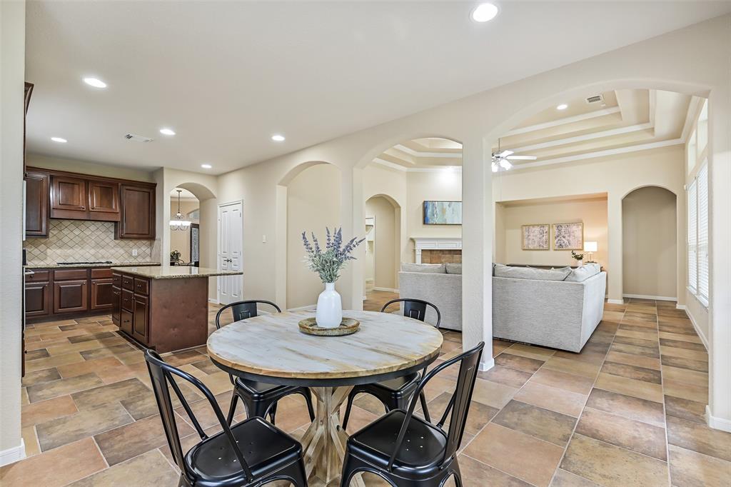 2524 Garnetfield Lane, Friendswood, Texas image 9