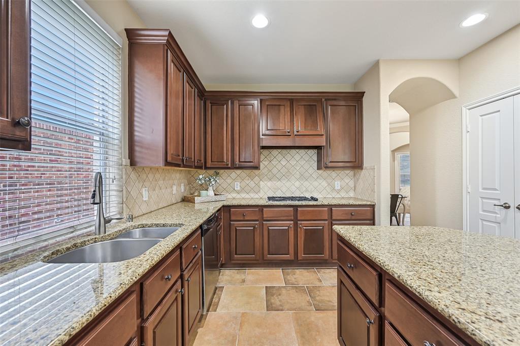 2524 Garnetfield Lane, Friendswood, Texas image 13