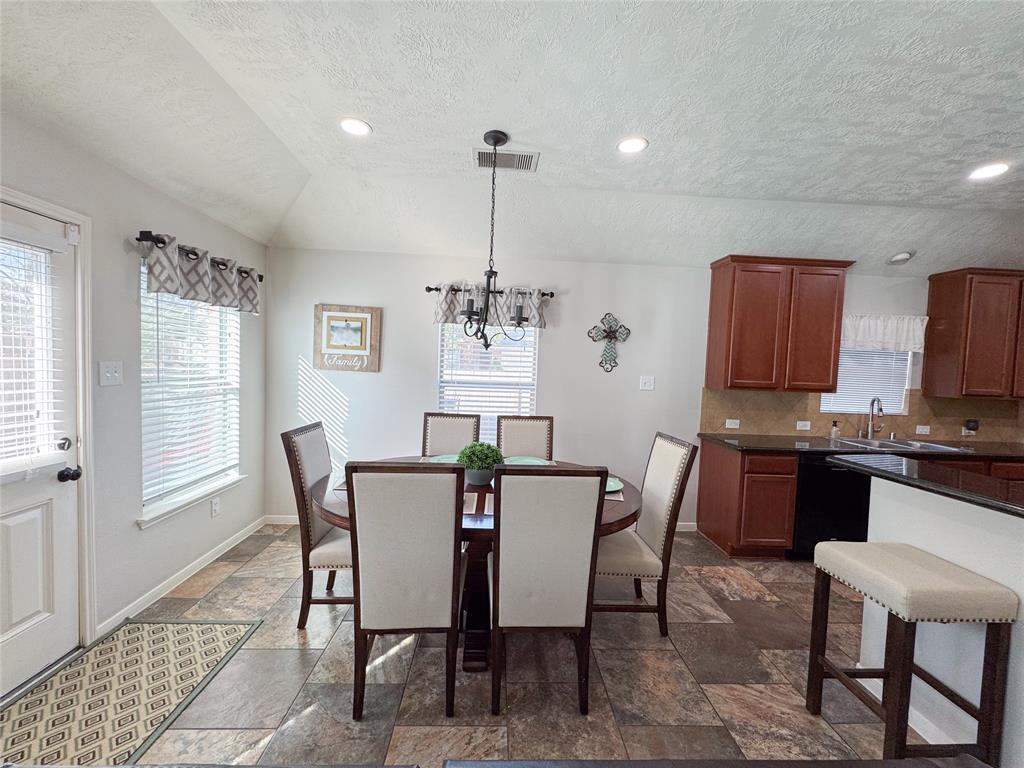 2819 Lakecrest Way Drive, Katy, Texas image 5