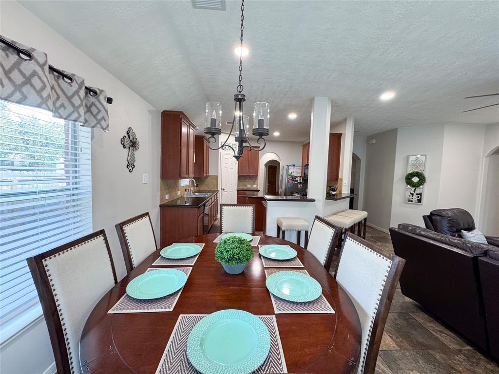 2819 Lakecrest Way Drive, Katy, Texas image 6