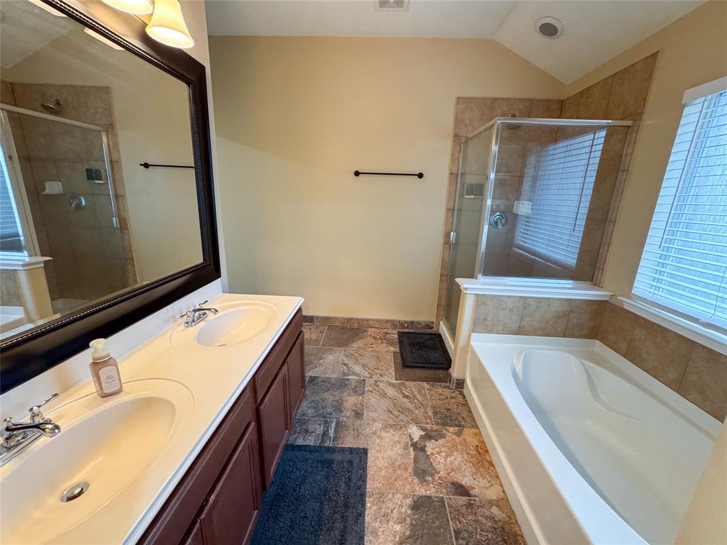2819 Lakecrest Way Drive, Katy, Texas image 10