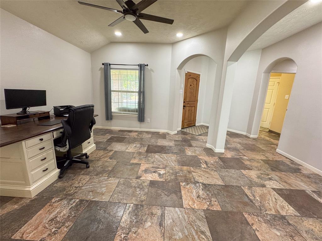 2819 Lakecrest Way Drive, Katy, Texas image 13