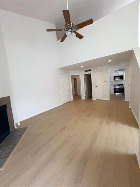 Photo of 10855 Meadowglen Lane #1121, Houston, TX 77042 (MLS # 41617217) Photo of 10855 Meadowglen Lane #1121, Houston, TX 77042 (MLS # 41617217)