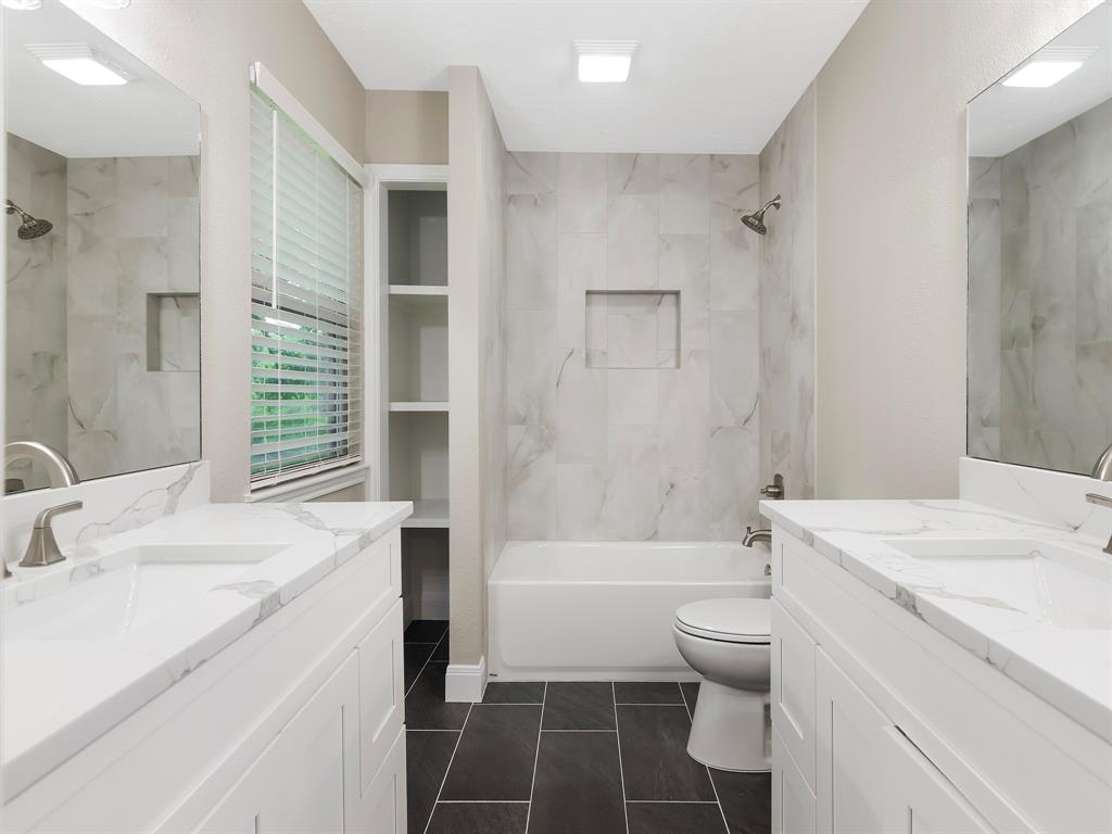 8319 Autumn Willow Drive, Tomball, Texas image 18