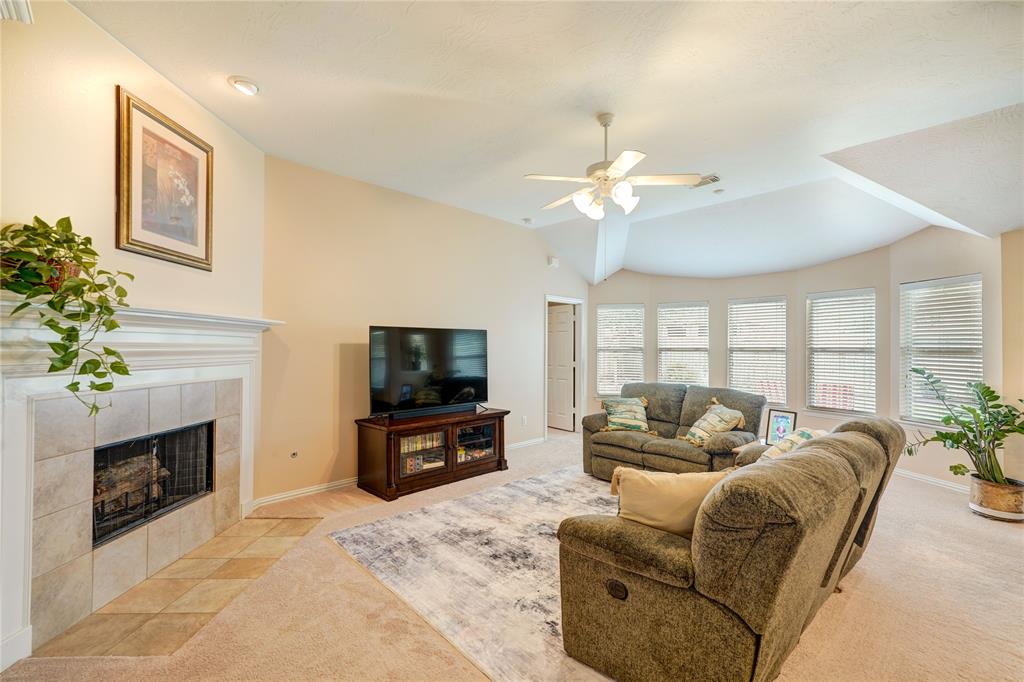 7614 Golden Thistle Lane, Cypress, Texas image 9