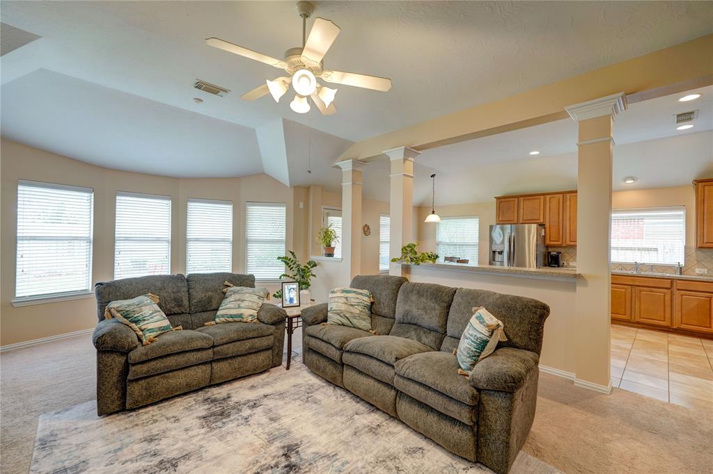 7614 Golden Thistle Lane, Cypress, Texas image 11