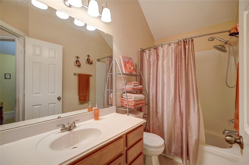 7614 Golden Thistle Lane, Cypress, Texas image 35