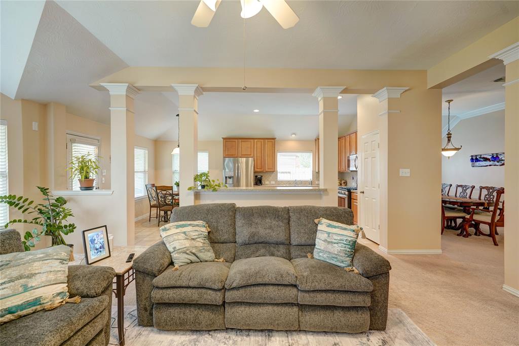 7614 Golden Thistle Lane, Cypress, Texas image 12