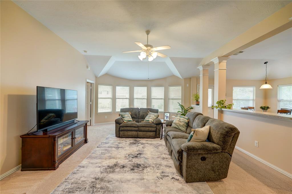 7614 Golden Thistle Lane, Cypress, Texas image 10