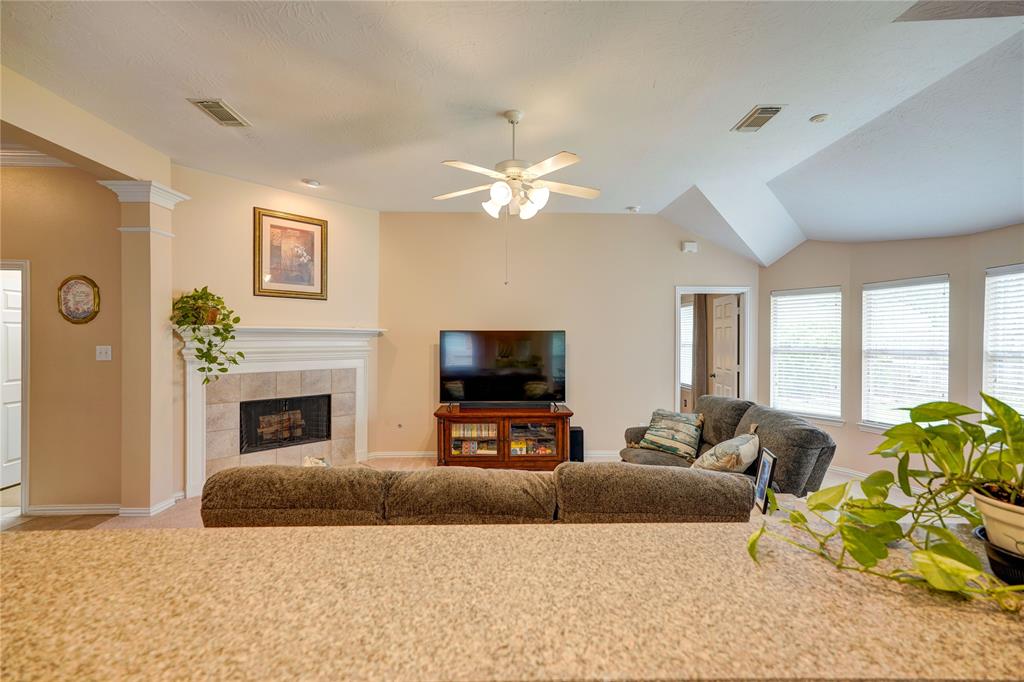 7614 Golden Thistle Lane, Cypress, Texas image 19