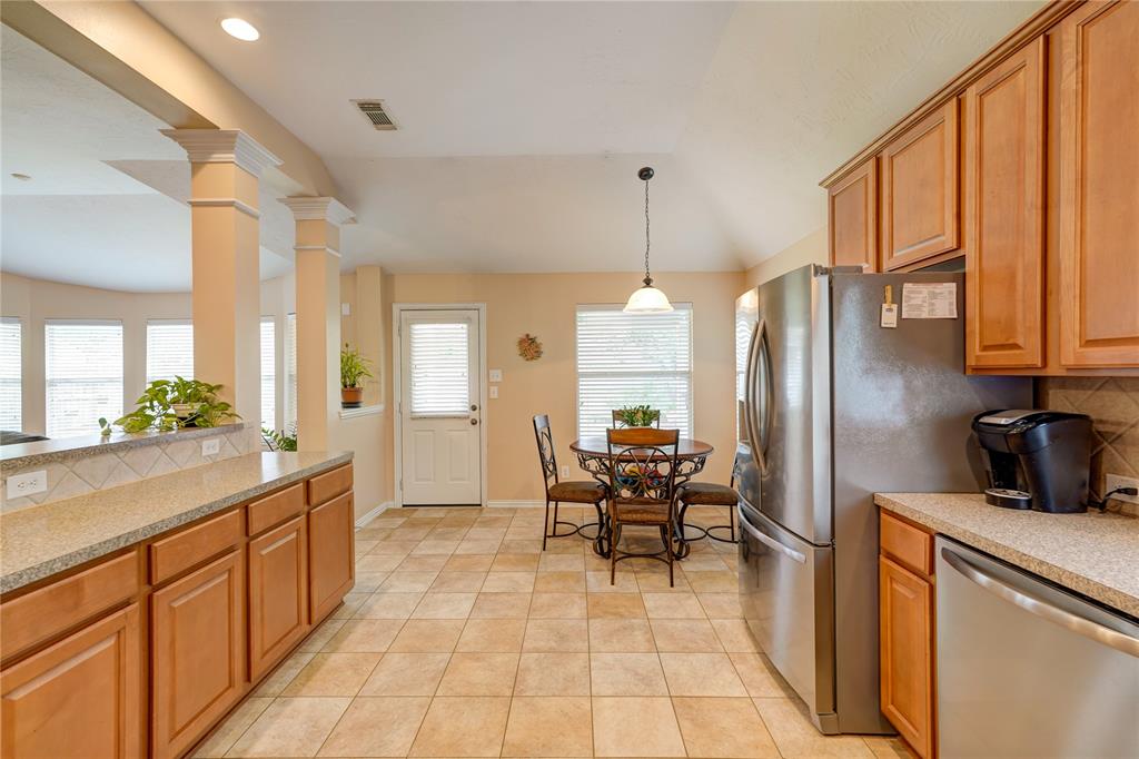 7614 Golden Thistle Lane, Cypress, Texas image 16