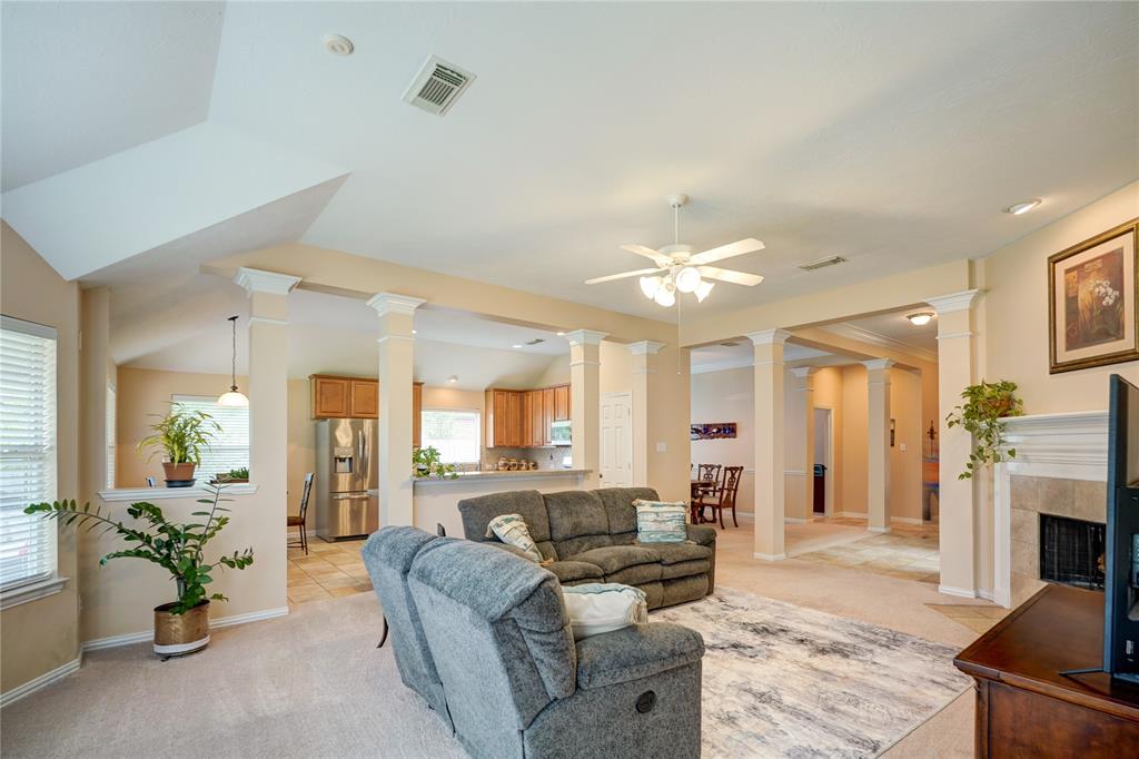 7614 Golden Thistle Lane, Cypress, Texas image 14