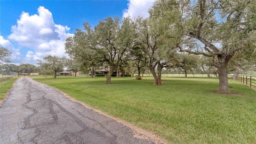 403 Hickey Road, Yoakum, Texas image 7