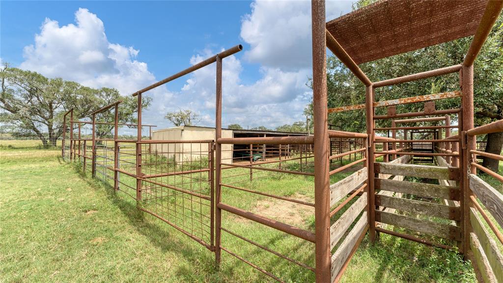 403 Hickey Road, Yoakum, Texas image 34