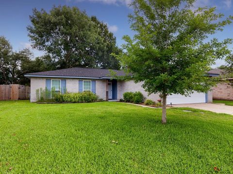 Photo of 302 Brookdale Drive, League City, TX 77573 (MLS # 98956979)