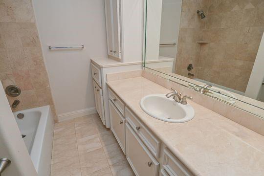 Houston, Texas 77007, United States, 3 Bedrooms Bedrooms, ,4 BathroomsBathrooms,Residential,Active,141174