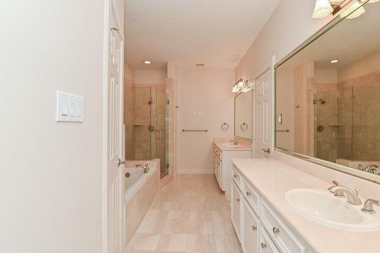 Houston, Texas 77007, United States, 3 Bedrooms Bedrooms, ,4 BathroomsBathrooms,Residential,Active,141174