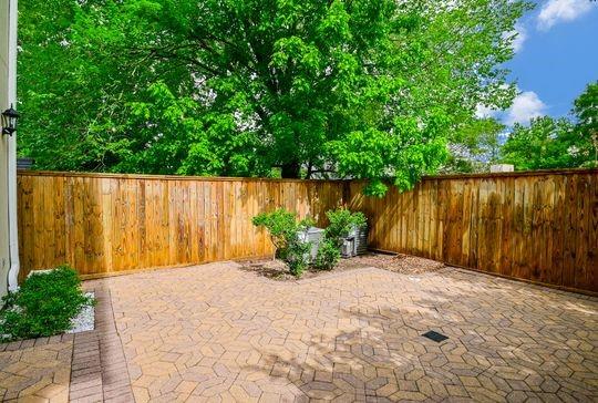 Houston, Texas 77007, United States, 3 Bedrooms Bedrooms, ,4 BathroomsBathrooms,Residential,Active,141174