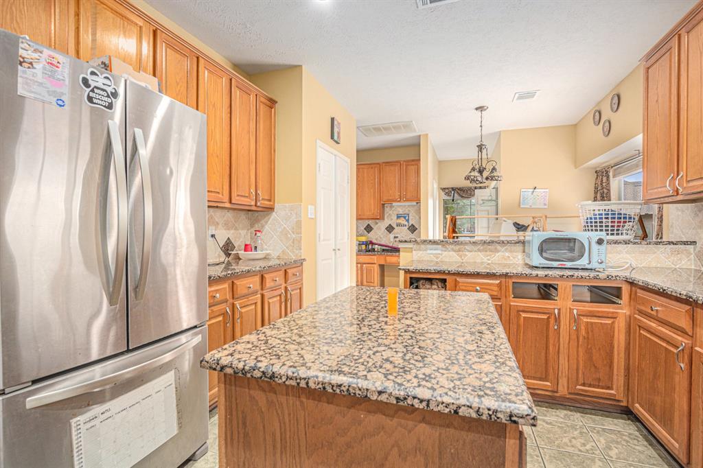2526 Sand Castle Court, Seabrook, Texas image 8