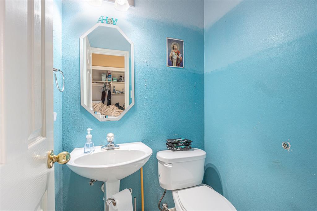 2526 Sand Castle Court, Seabrook, Texas image 14