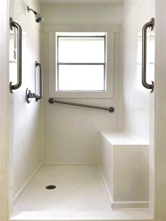 104 W Dallas Street, Conroe, Texas image 21