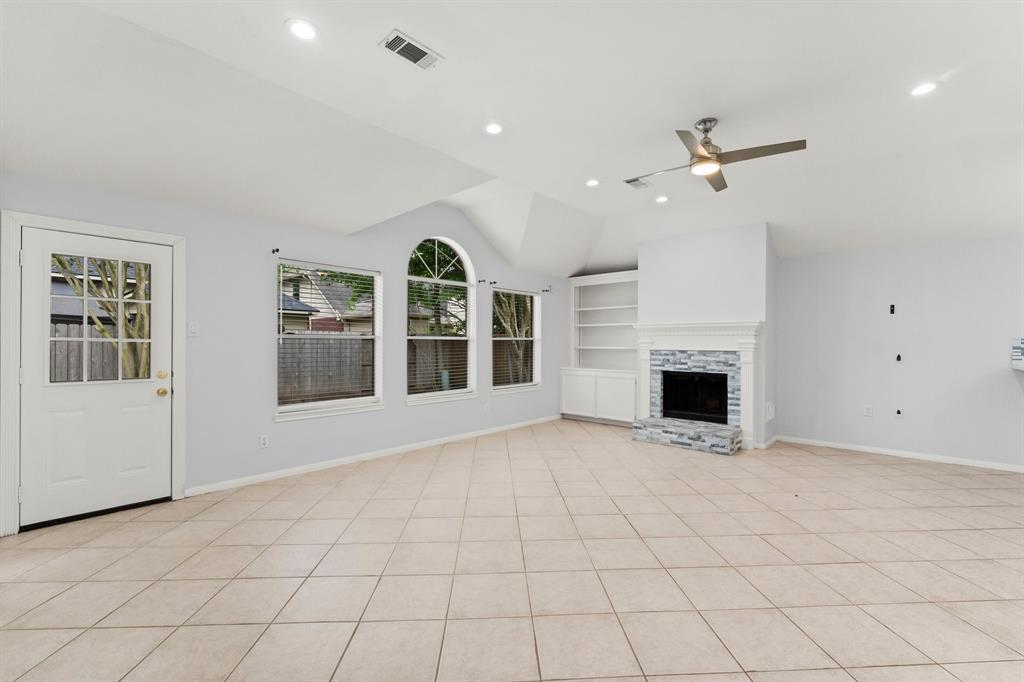 1030 Evandale Ln Ln, Sugar Land, Texas image 6