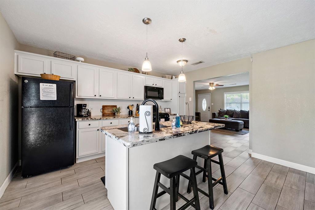 715 S Nugent Street, La Porte, Texas image 5
