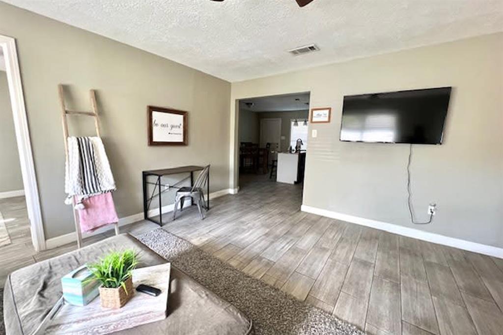 715 S Nugent Street, La Porte, Texas image 3