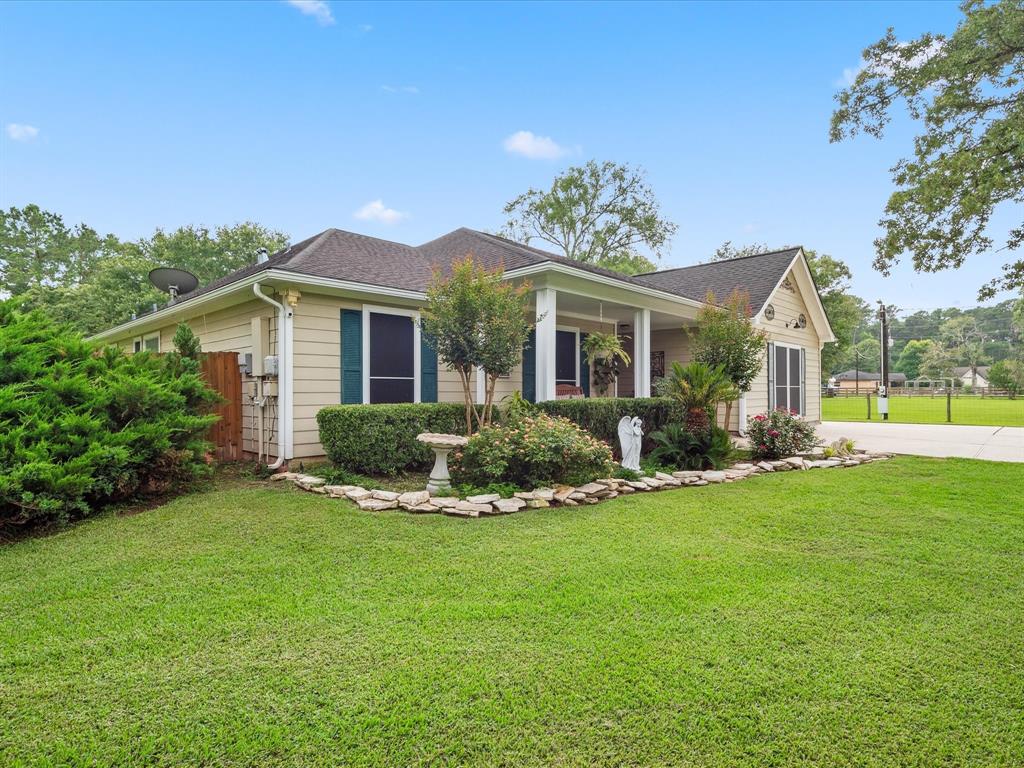 136 Fantail Street, Magnolia, Texas image 2