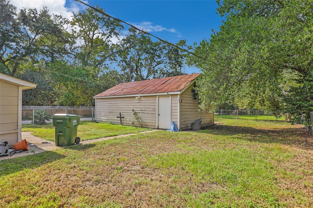 1809 N Travis Street, Liberty, Texas image 3