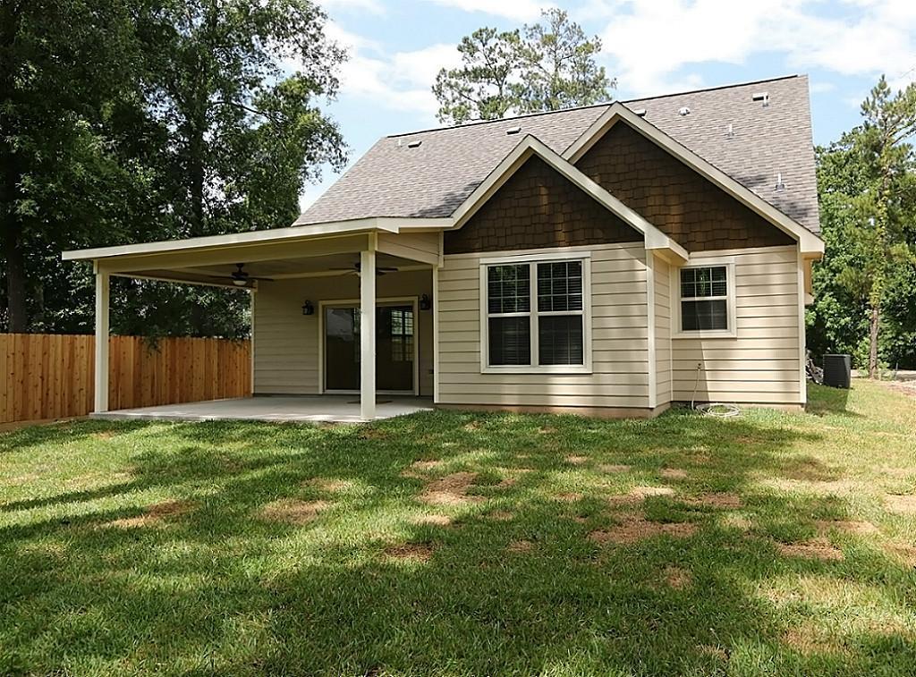 10506 Chateau Lane, Conroe, Texas image 1