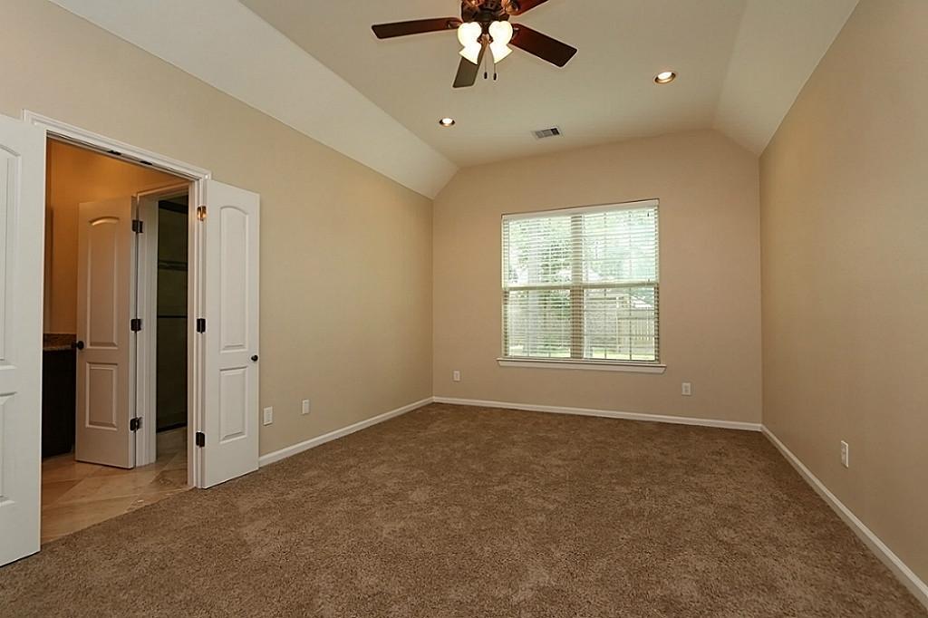 10506 Chateau Lane, Conroe, Texas image 9