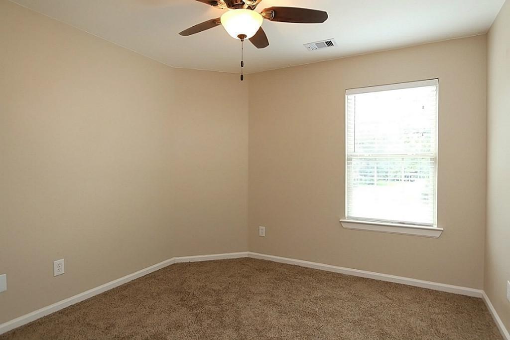 10506 Chateau Lane, Conroe, Texas image 8