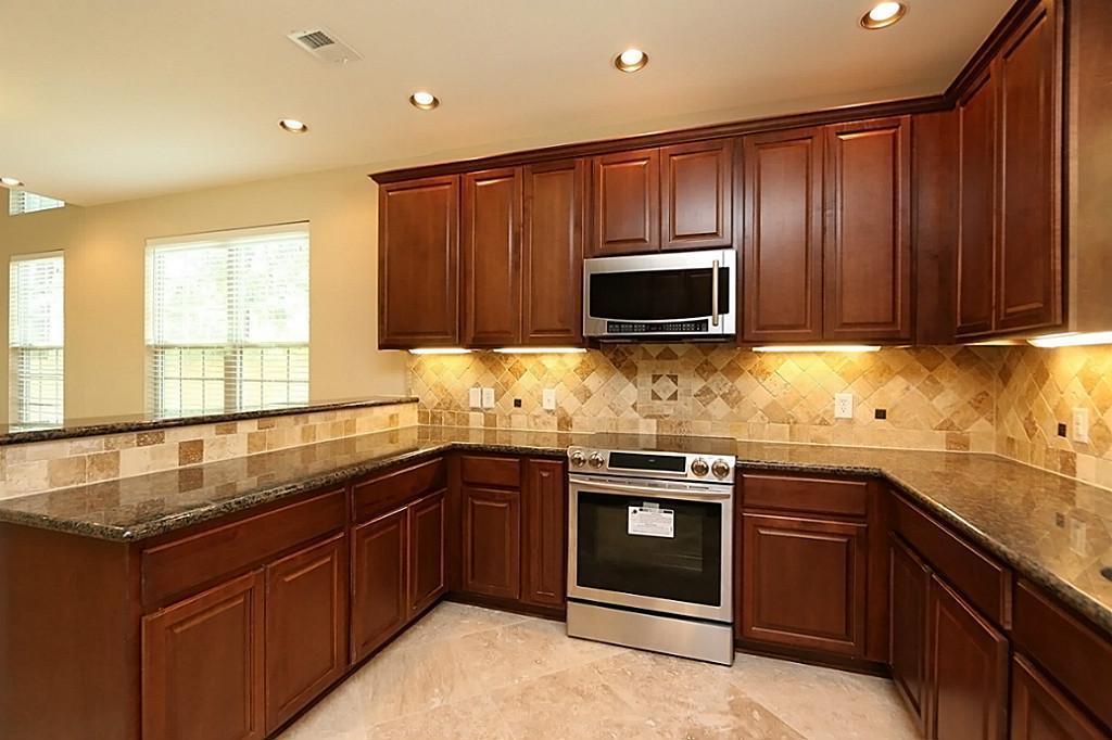 10506 Chateau Lane, Conroe, Texas image 19