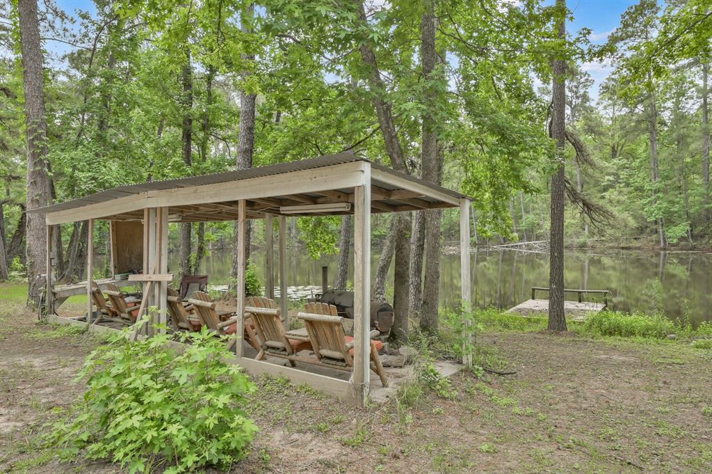 5200 Green Pine Boulevard, Willis, Texas image 6