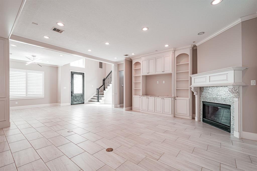 11503 Kings Point Boulevard, Mont Belvieu, Texas image 27
