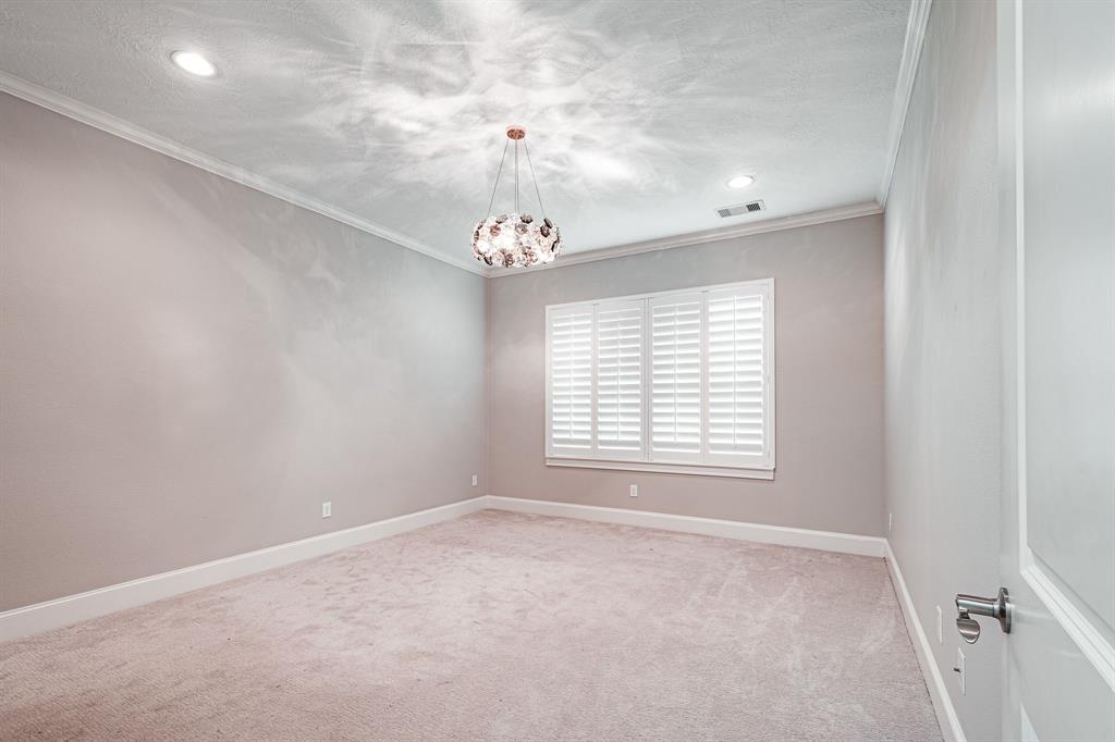 11503 Kings Point Boulevard, Mont Belvieu, Texas image 30