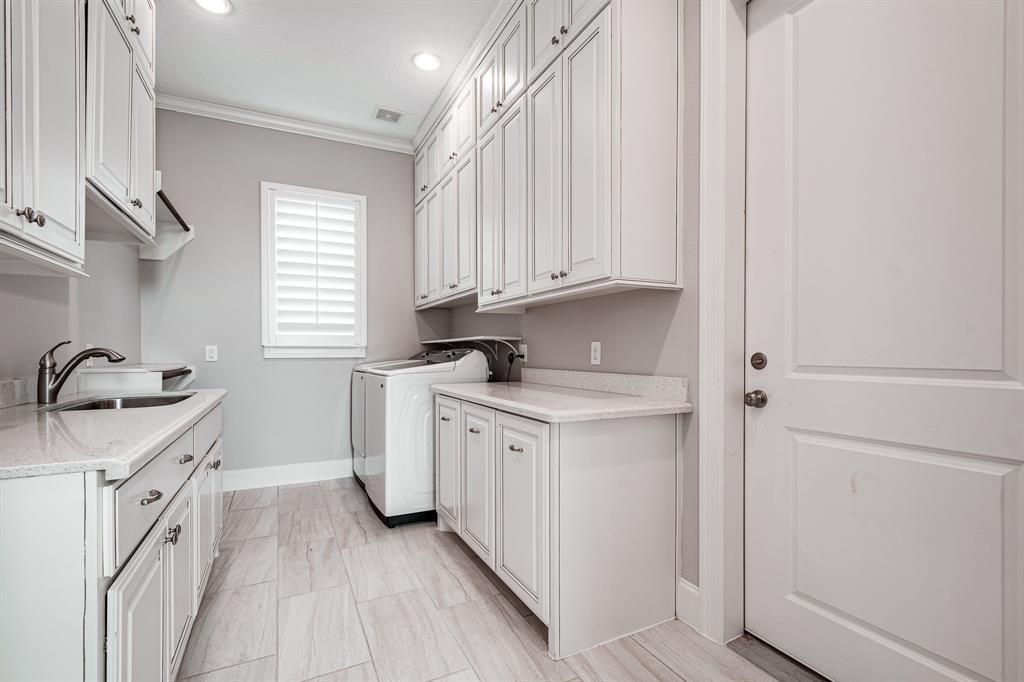 11503 Kings Point Boulevard, Mont Belvieu, Texas image 38