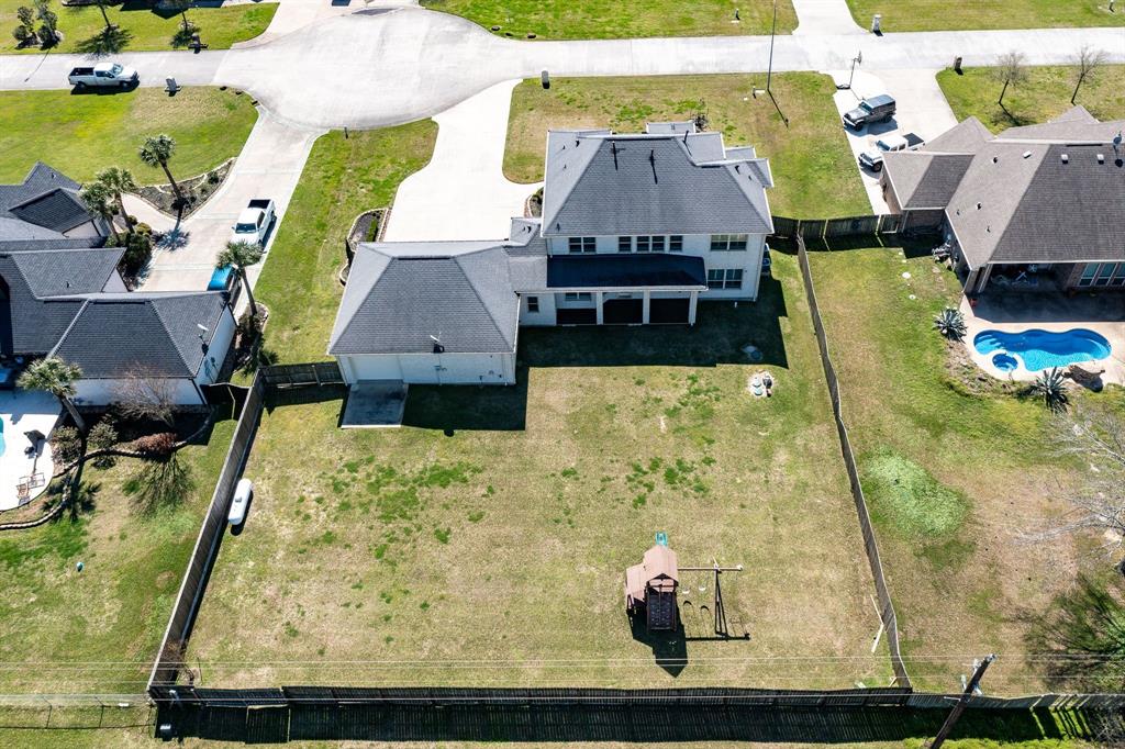 11503 Kings Point Boulevard, Mont Belvieu, Texas image 6