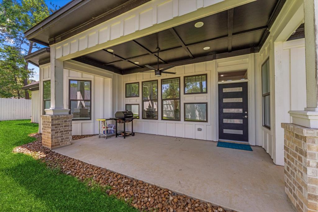 1314 Briar Cliff Street, Conroe, Texas image 49