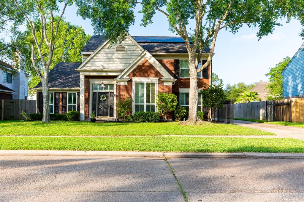 104 Sea Mist Drive, League City, Texas image 1