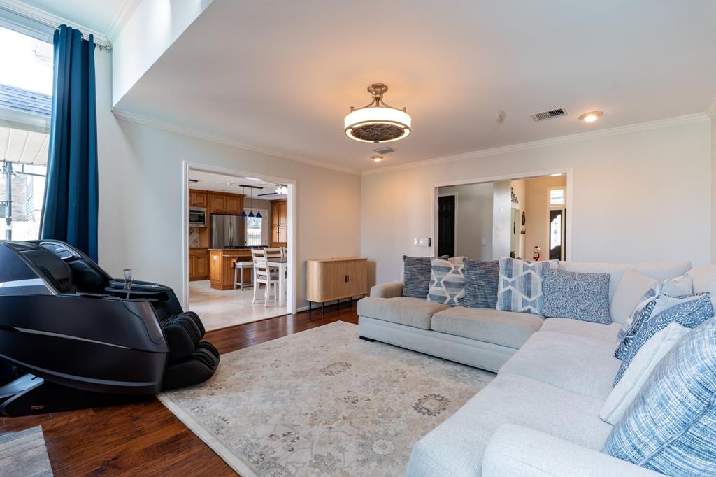 104 Sea Mist Drive, League City, Texas image 7
