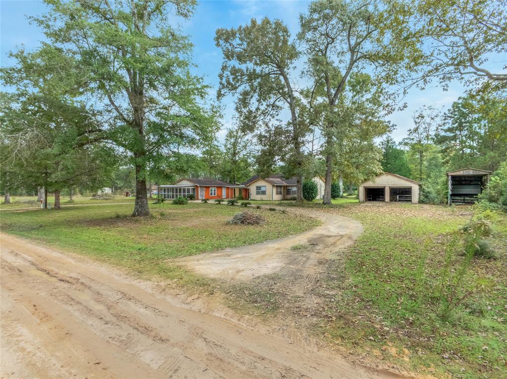 253 Floyd Rains Drive, Livingston, Texas image 1